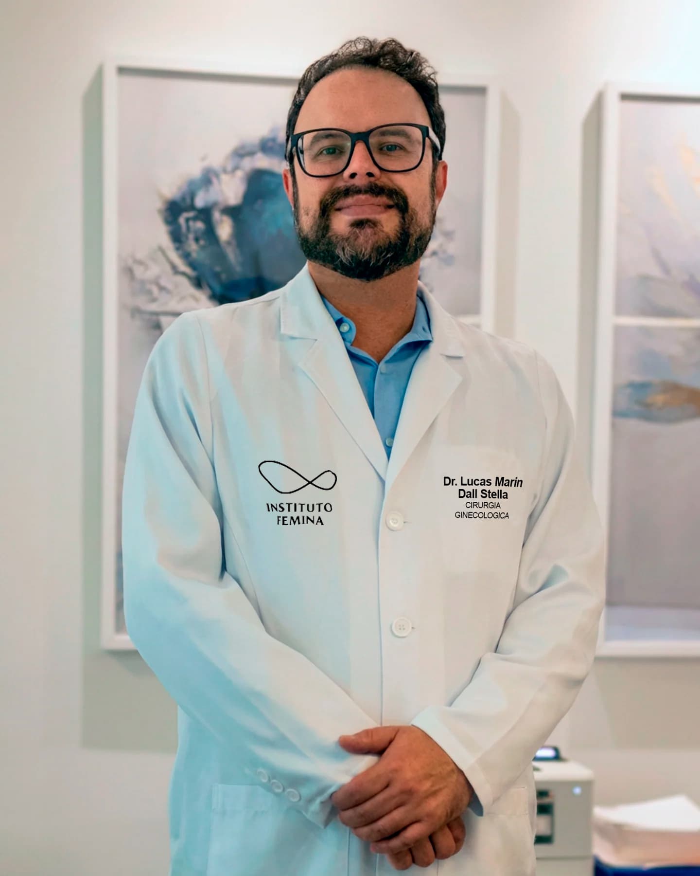 Dr. Lucas Marin Dall Stella, Cirurgia ginecológica, ginecologia e obstetrícia em Curitiba, referência em endometriose, jovem, completar...