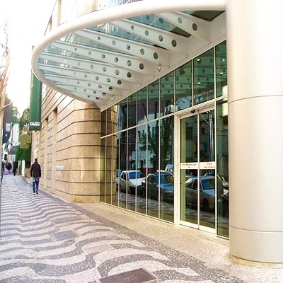 Fachada do edifício Glaser onde o consultório está localizado.